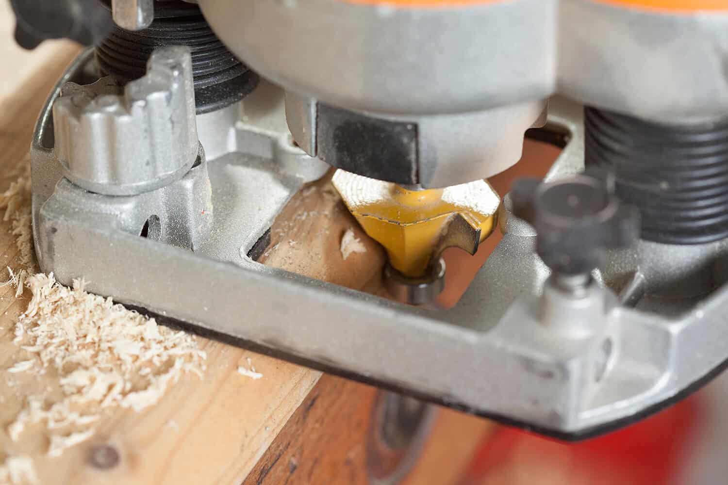 How to Use a Router for Woodworking - To Start - Cutting Direction