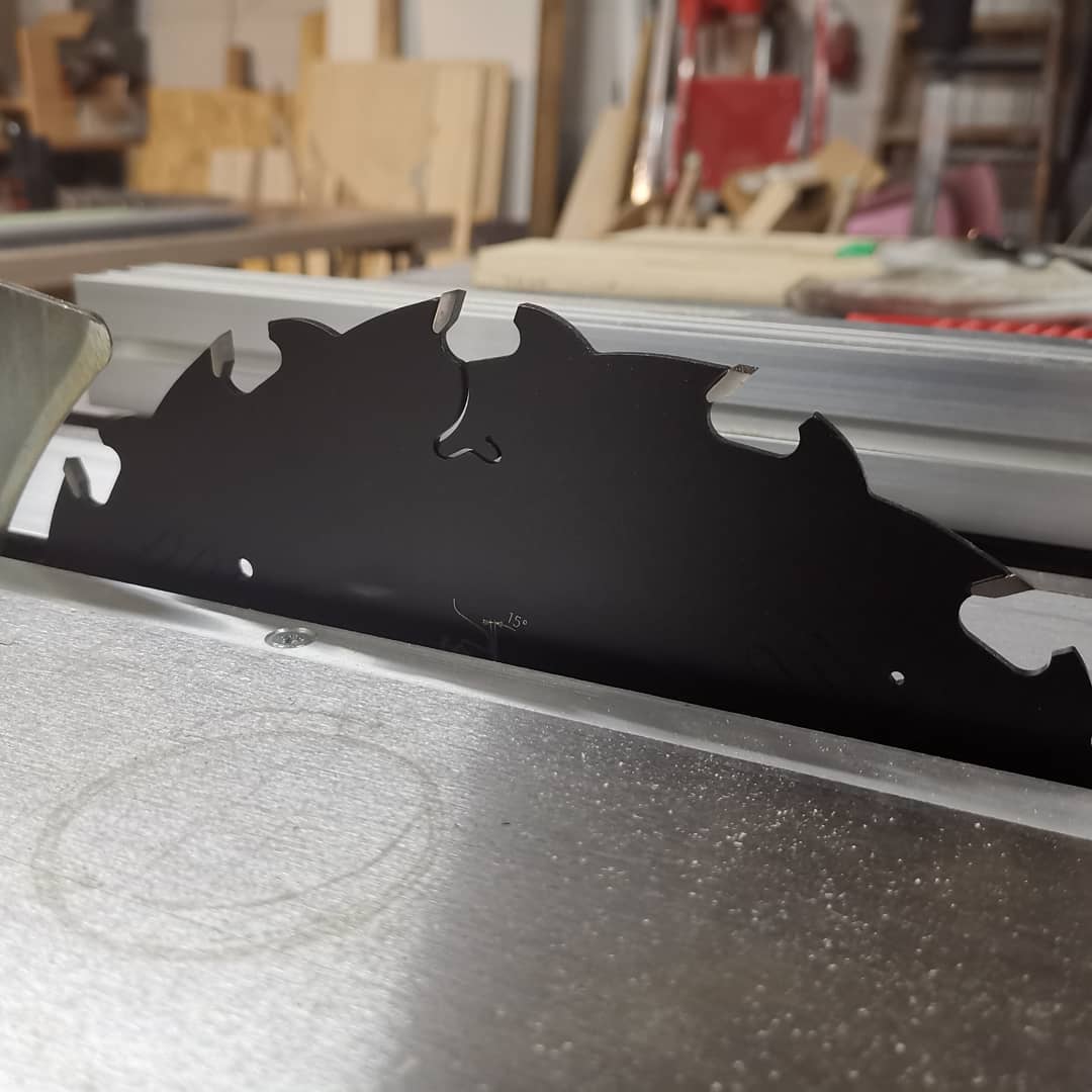 How To Sharpen A Table Saw Blade