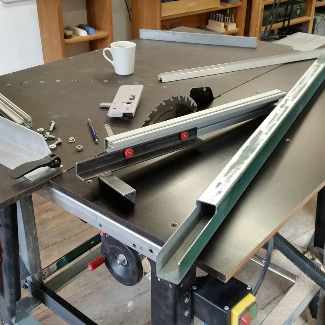 How to Cut Metal with a Table Saw How to Cut Metal with a Table Saw