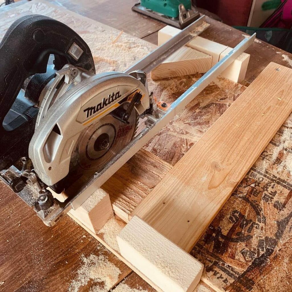 How Do You Cut 2X4S With A Circular Saw
